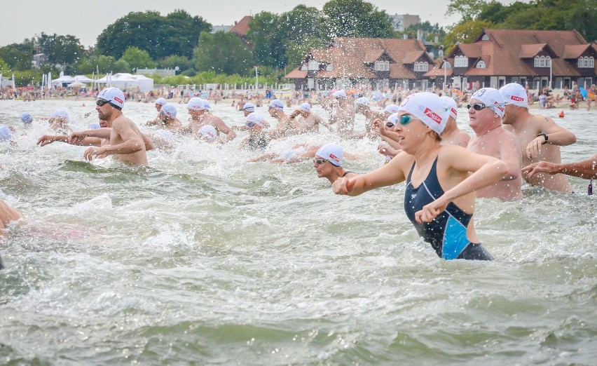 Timex Cup 2016 w Sopocie: Pływali dookoła mola [ZDJĘCIA]