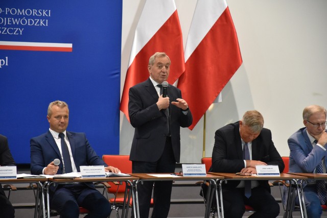 Henryk Kowalczyk, wicepremier i szef resortu rolnictwa, 30 maja wziął udział w  posiedzeniu Zespołu Doradczego Wojewody ds. Wsi i Rolnictwa