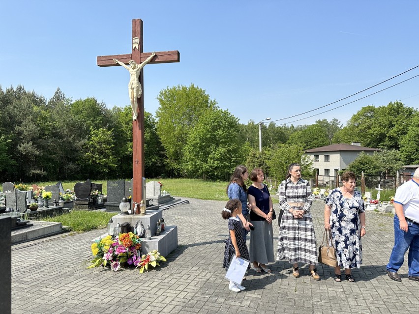 Uroczystość oznaczenia grobów powstańców śląskich w Zwonowicach. Wzięły w niej udział rodziny śp. O. Bochenka i L. Francusa ZDJĘCIA