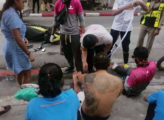 Policjant z Wyszkowa pomagał ofiarom wypadku w Tajlandii. Przebywał tam na urlopie