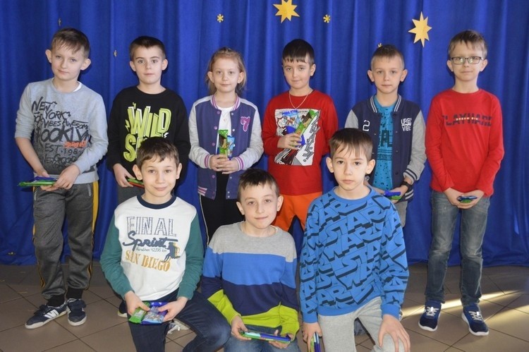 Najlepsi uczniowie Publicznej Szkoły Podstawowej imienia Jana Pawła II w Pawłowie (ZDJĘCIA) 