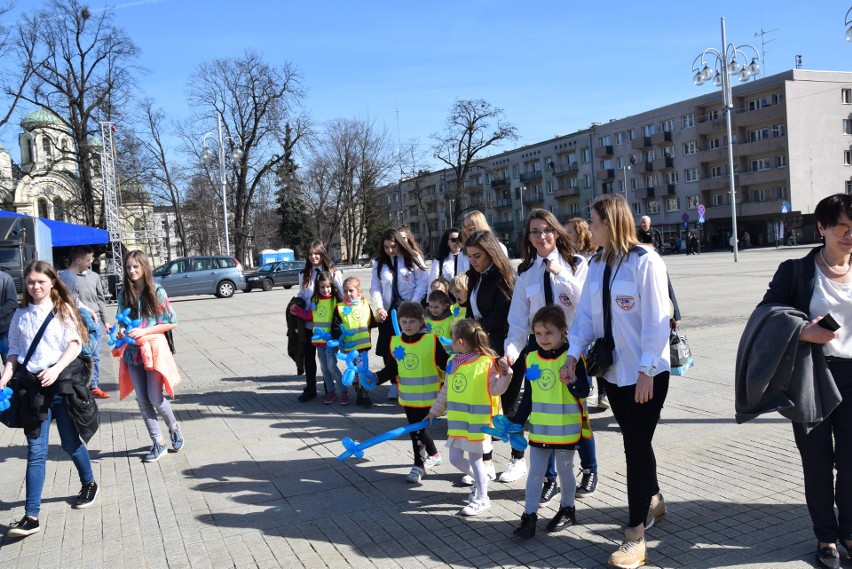 „Przystanek autyzm” to happening w Dzień Autyzmu na placu...