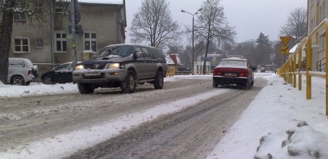 Większość ulic w Słupsku jest zaśnieżona.