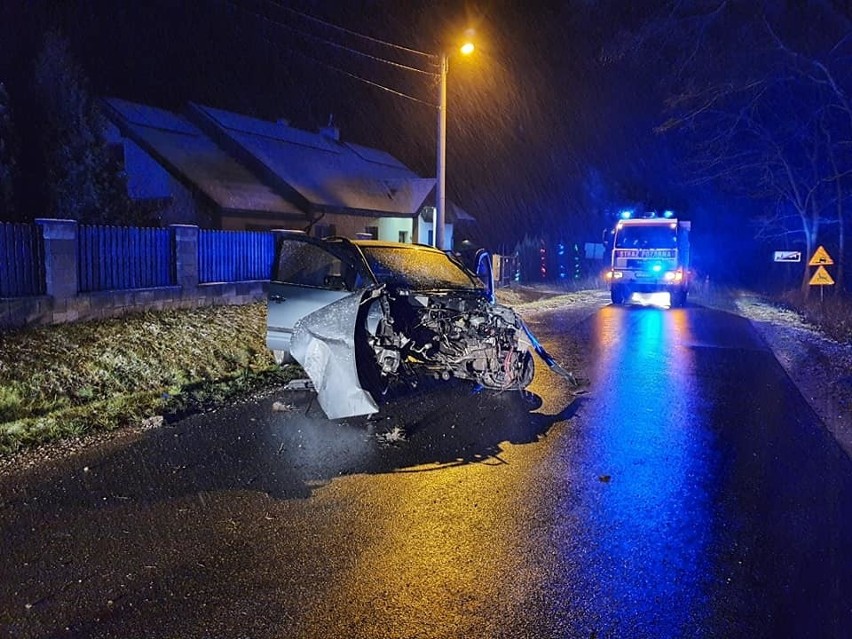Szczepanów. Wypadek na drodze w kierunku Wokowic, kierowca jechał z prędkością 140 km/h? [ZDJĘCIA]