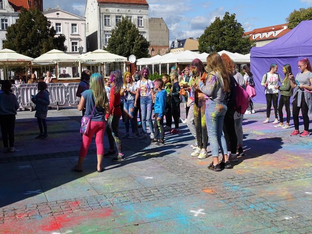 Holi Festival Święto Kolorów i kino plenerowe - to atrakcje, które odbyły się w Chełmnie