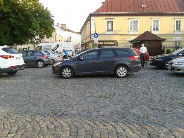 Plac Farny w Rzeszowie.
