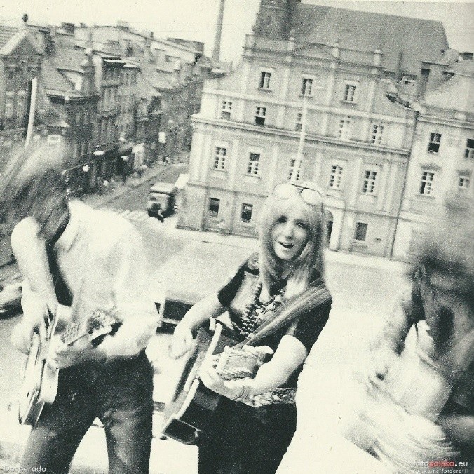 Maryla Rodowicz w 1970 roku na dachu opolskiego ratusza...