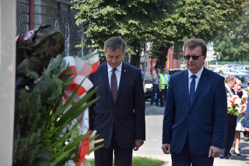 W Przemyślu odsłonili odnowiony pomnik marszałka Józefa Piłsudskiego [ZDJĘCIA]