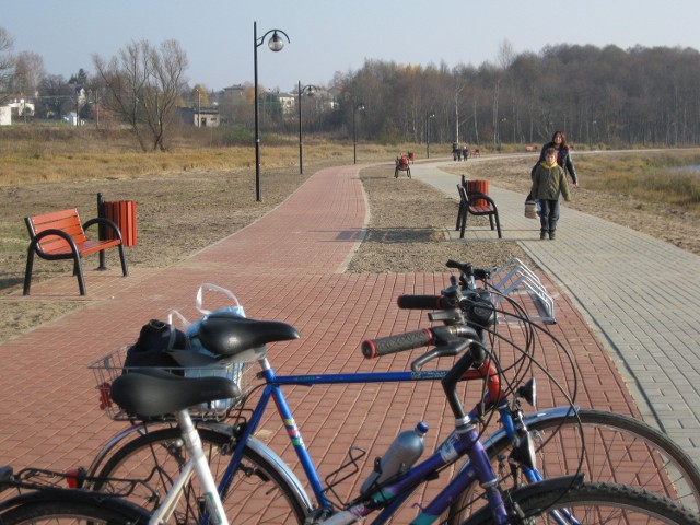   Ścieżka rowerowa ze Starachowic do Wąchocka połączy się z promenadą wokół zalewu w Wąchocku.