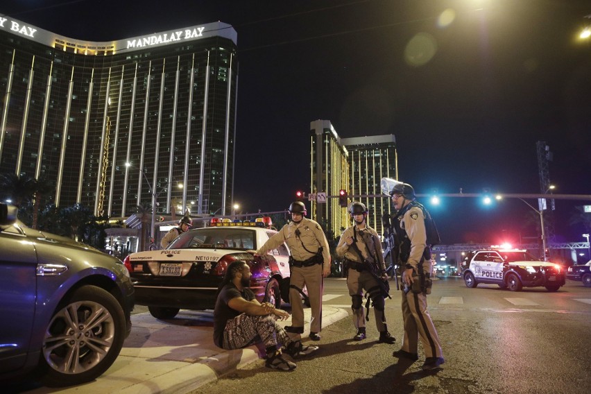 Strzelanina w Las Vegas: USA w szoku po masakrze. Kim był sprawca Stephen Paddock? [ZDJĘCIA] [WIDEO]