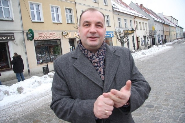 Artur Kotara, burmistrz Lewina Brzeskiego: - Trzeba doprowadzić gminne finansowe do porządku.