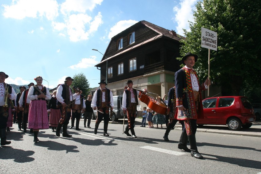 Tydzień Kultury Beskidzkiej 2016: Drugi dzień święta folkloru. Barwny korowód w Szczyrku [ZDJĘCIA]