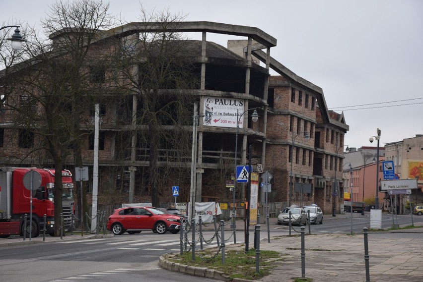 Częstochowa. Ruszyła rozbiórka rudery pod Jasnej Górą. Co...