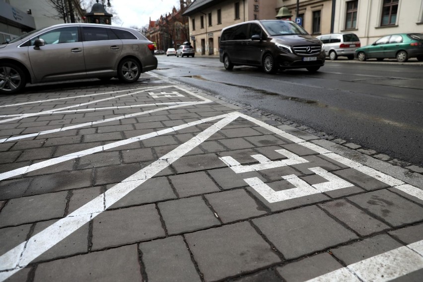 Pojazdy całkowicie elektryczne stają się także coraz...