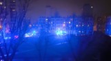 Interwencja straży pożarnej w Gliwicach. Kilka zastępów na Trynku. Intensywny dym wydobywał się z piwnicy bloku