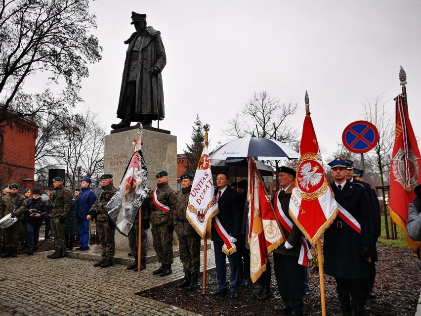 Uroczystości pod pomnikiem Ofiar Zbrodni Pomorskiej, sesja...