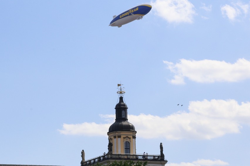 Wielki sterowiec dziś znów nad Wrocławiem. Krąży nad centrum [ZOBACZ]