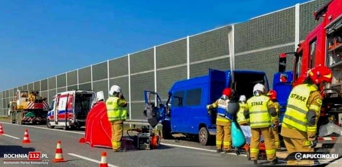 Wypadek na autostradzie A4 w Damienicach, zderzenie busa z...