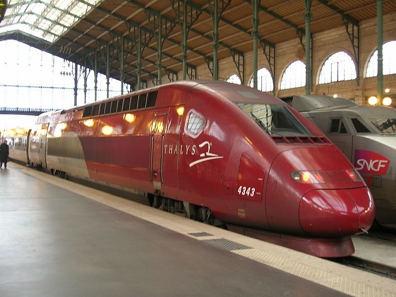 Pociąg TGV Thalys PBKA na dworcu Paryż-Nord