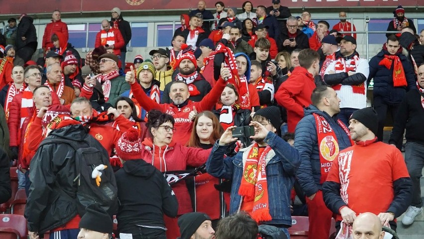 Widzew - Legia. Łódzcy kibice wspaniale wspierali swój zespół Zobaczcie ZDJĘCIA