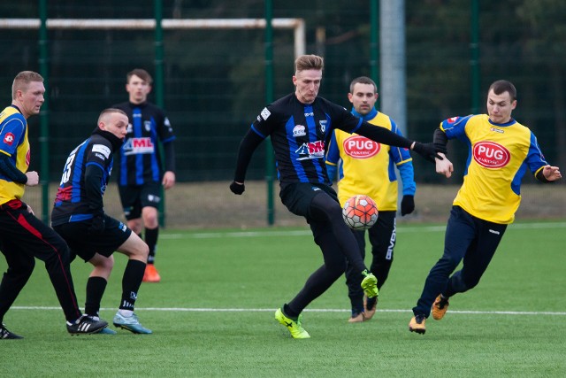 Zawisza Bydgoszcz w sparingu pokonał Noteciankę Pakość 2:1. Bramki dla niebiesko-czarnych strzelili Patryk Straszewski i Krzysztof  Urtnowski. Dalej zdjęcia z meczu.