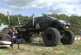 W Dynowie zbudowali największego na świecie monster trucka. Samochód ma ponad 10 metrów długości [WIDEO]