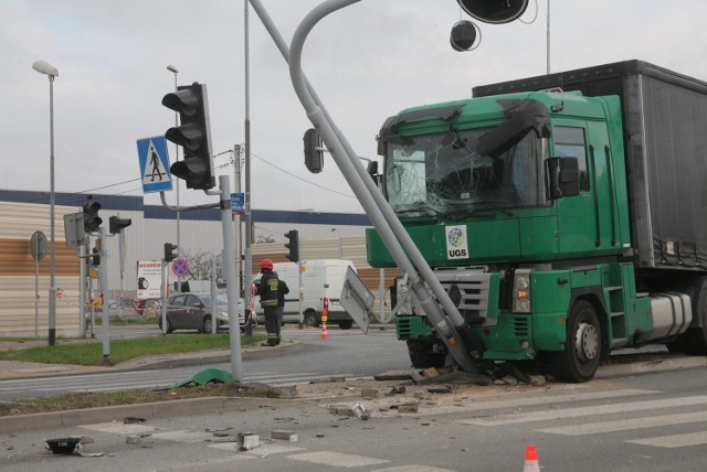 Śmiertelny wypadek na skrzyżowaniu Zakładowej i Hetmańskiej w Łodzi