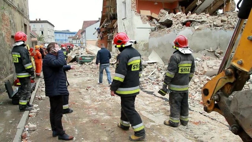 Zawalona kamienica w centrum Świebodzicach