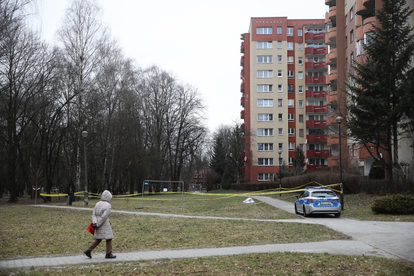 Kraków. W parku znaleziono radziecki granat. Policja zabezpieczyła teren [ZDJĘCIA]