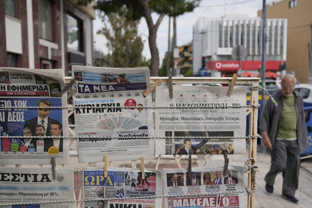 Greckie media podkreślają skalę porażki Syrizy i determinację Nowej Demokracji, by mieć samodzielną większość.