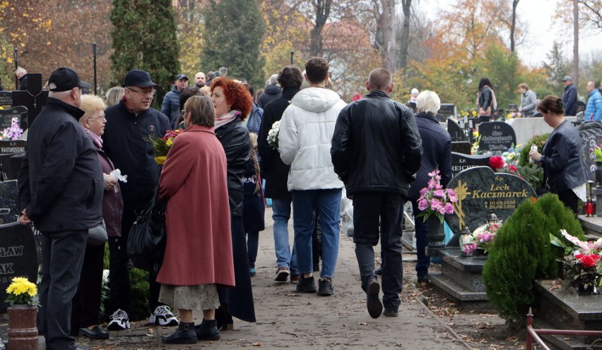 Wszystkich Świętych 2022 na cmentarzu farnym w Grudziądzu