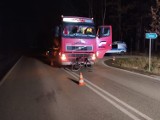 Śmiertelny wypadek rowerzystki na drodze koło Szczercowa. Rowerzystka zginęła pod kołami tira na drodze we wsi Tatar