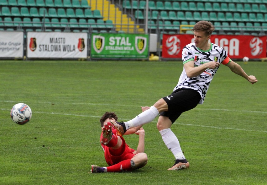 W sobotę, 15 kwietnia na własnym terenie Stal Stalowa Wolo...