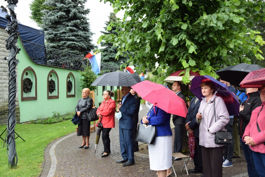 Uroczystości 50-lecia Koronacji Figury Matki Boskiej Leśniowskiej [ZDJĘCIA]