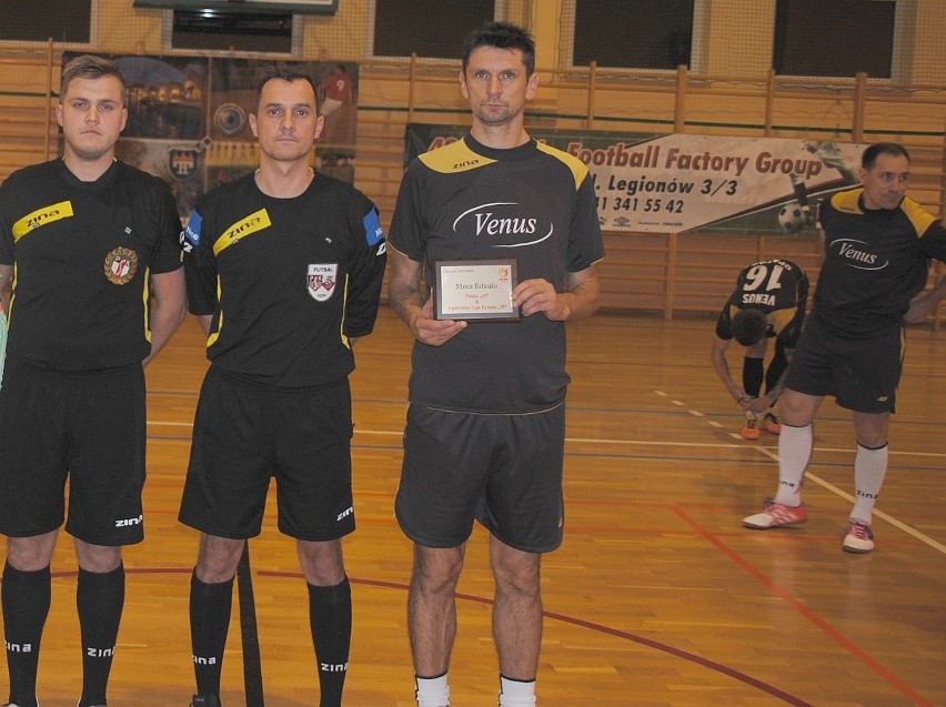 Wystartowała dwunasta edycja Opatowskiej Ligi Futsalu. Gra 12 drużyn