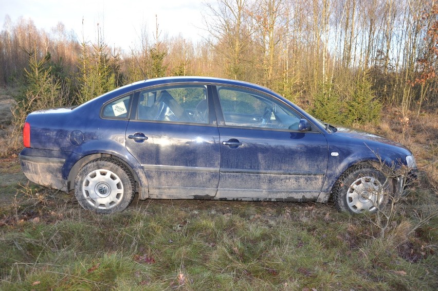 24-latek okradł 2 warsztaty, żeby pojeździć. Porzucił auto i...