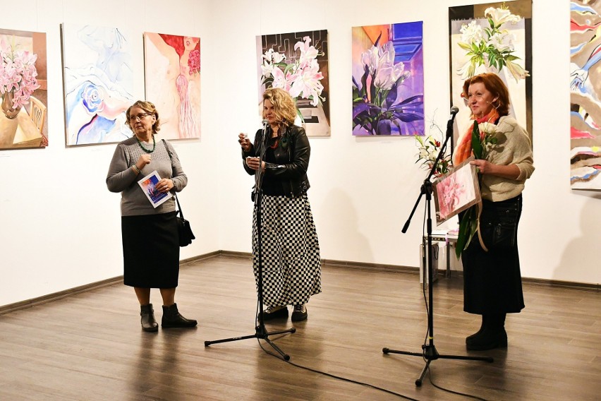 Piękne obrazy Moniki Drewnickiej na wystawie „Energia koloru” w Centrum Kulturalno-Artystycznego w Kozienicach. Zobacz zdjęcia