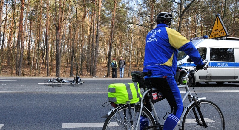 Wypadek z udziałem rowerzysty pod Toruniem