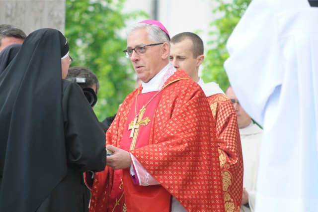 Arcybiskup Wiktor Skworc i duszpasterze Chorzowa napisali komunikat  w sprawie spektaklu „Klątwa"