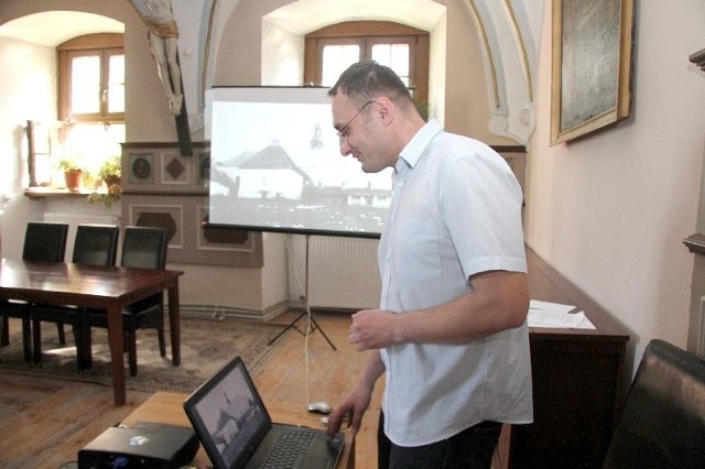 Piotr Bąblewski, historyk z Muzeum Historii Kielc opowiadał o historii klasztoru na Karczówce. 