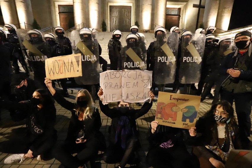 Blokada Katowic i protest pod archikatedrą. Ociepliła się...