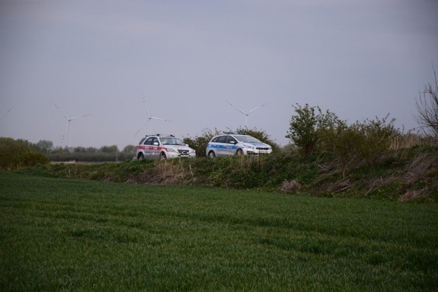 Ludzkie szczątki znaleziono we wsi Piotrowo w gm. Nowy Dwór Gdański. Śledztwo prowadzone jest pod kątem zabójstwa [30.04.2020]