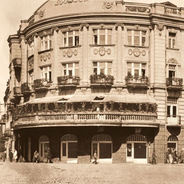 Przedwojenny Ritz stał u zbiegu obecnej ulicy Pałacowej i Kilińskiego