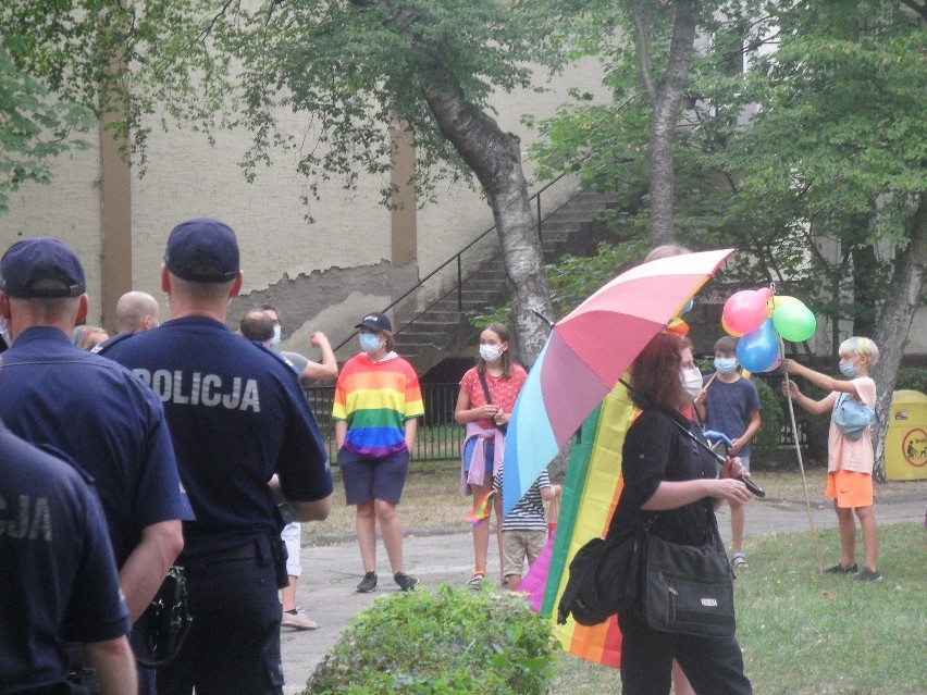 W Ustce odbył się marsz i wiec solidarności z osobami LGBT.
