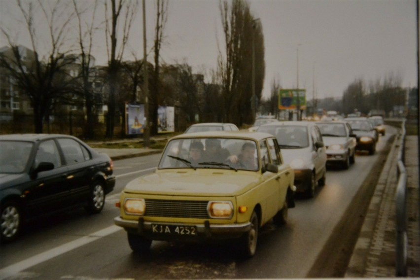 Takimi autami jeździliśmy po Krakowie! Wyjątkowe perełki motoryzacji z lat 90. To były czasy! 
