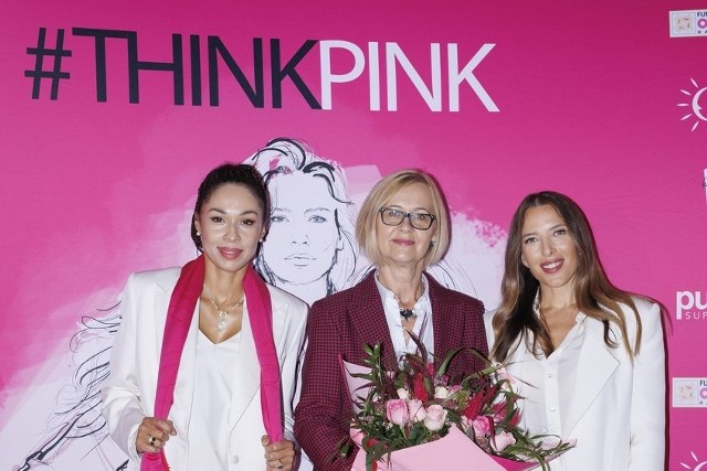 Na zdjęciu (od lewej): Omenaa Mensah, Anna Kupiecka i Ewa Chodakowska. Zdjęcie wykonano w ramach kampanii ThinkPink 2022.