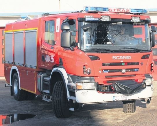 Strażacka scania &#8211; nowy, ciężki wóz bojowy &#8211; jest już w Białogardzie