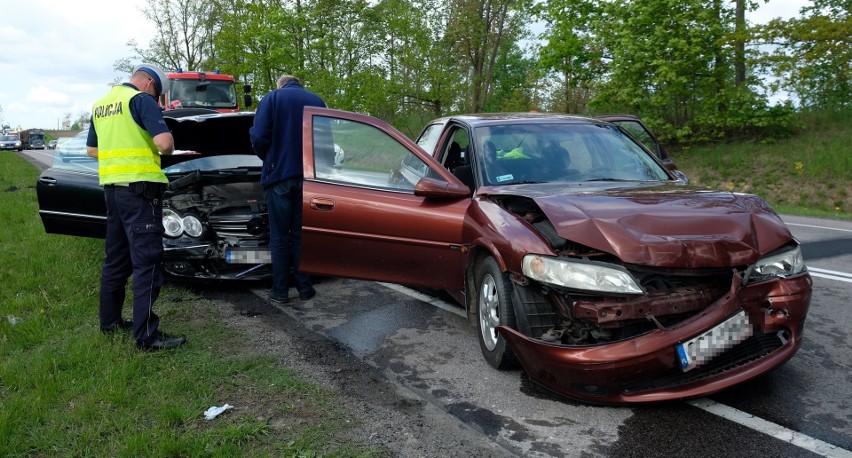 Wypadek koło Jeziorek w czwartek, 20.05.2021 r.! 1 osoba...