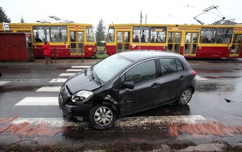 Wypadek na ul. Warszawskiej. Dwie osoby ranne! [zdjęcia]