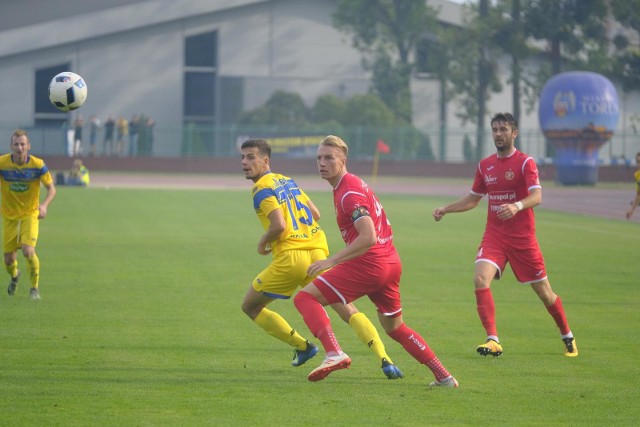 01.09.2018 torun sport pilka nozna mecz elana torun widzew lodz ii liga elana torun widzew lodz mecz sport pilka nozna kibice stadion miejski fot. grzegorz olkowski / polska press